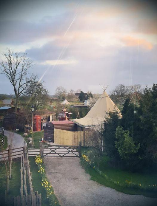 Skipbridge Farm Glamping ยอร์ค ภายนอก รูปภาพ